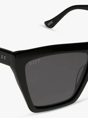 Diff Jessie James Decker Sunglasses - Black